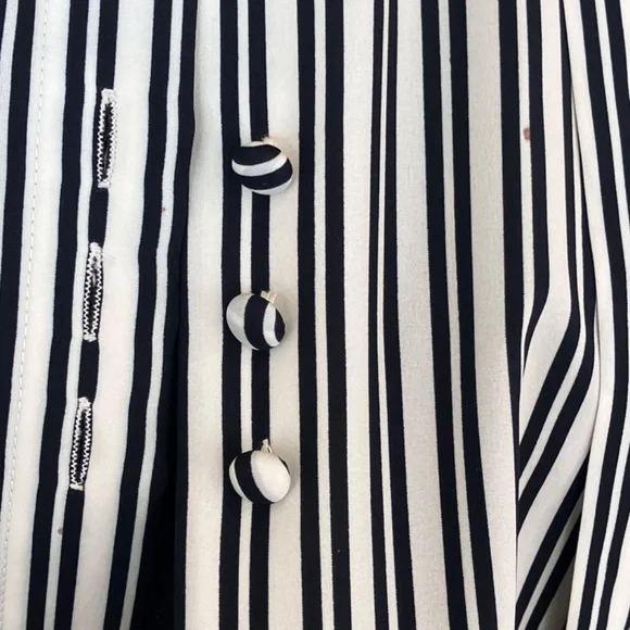 Vintage cottage style striped black and white top - Picture 7 of 9